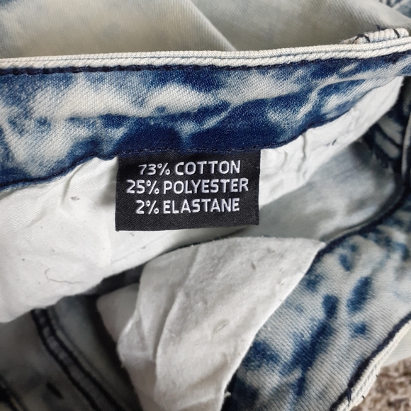 Jeans - Picture 9 of 9